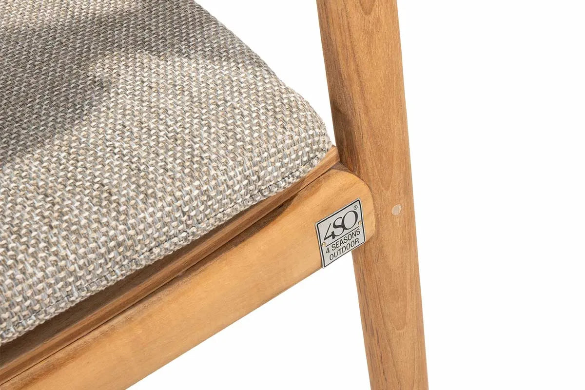 4 Seasons Outdoor | Levi Stapelstuhl