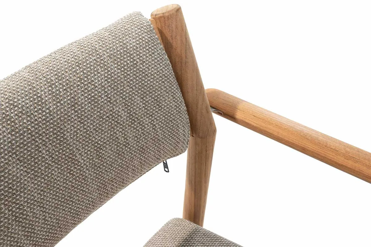 4 Seasons Outdoor | Levi Stapelstuhl