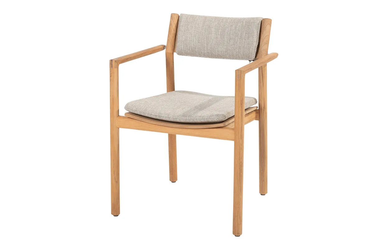 4 Seasons Outdoor | Levi Stapelstuhl